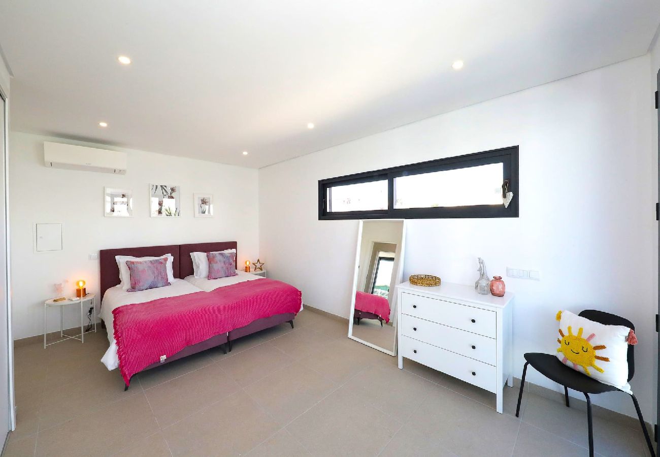 Villa em Tavira - CASA EMELINE, Tavira Residential, Pezinhos